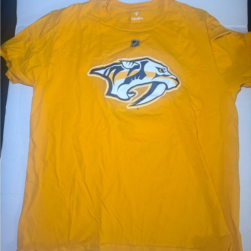 Fanatics Men's Nashville Predators Filip Forsberg Graphic T-Shirt
